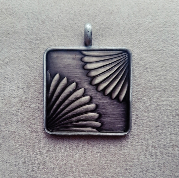 Necklace Pendant Silver and Lavender - Picture 1 of 3